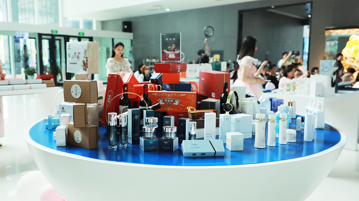 為健康而來(lái)，為美麗而生 現(xiàn)代化妝品的人文關(guān)懷與科技力量